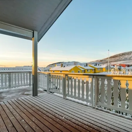Hus Pa Ovre Fuglenes Villa *